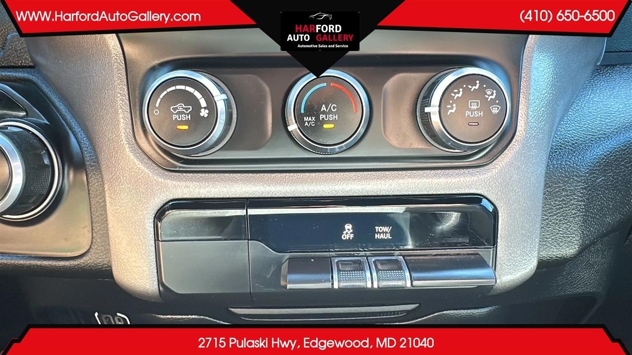 RAM 1500 Big Horn 4x4 Crew Cab 5'7" Box 2021