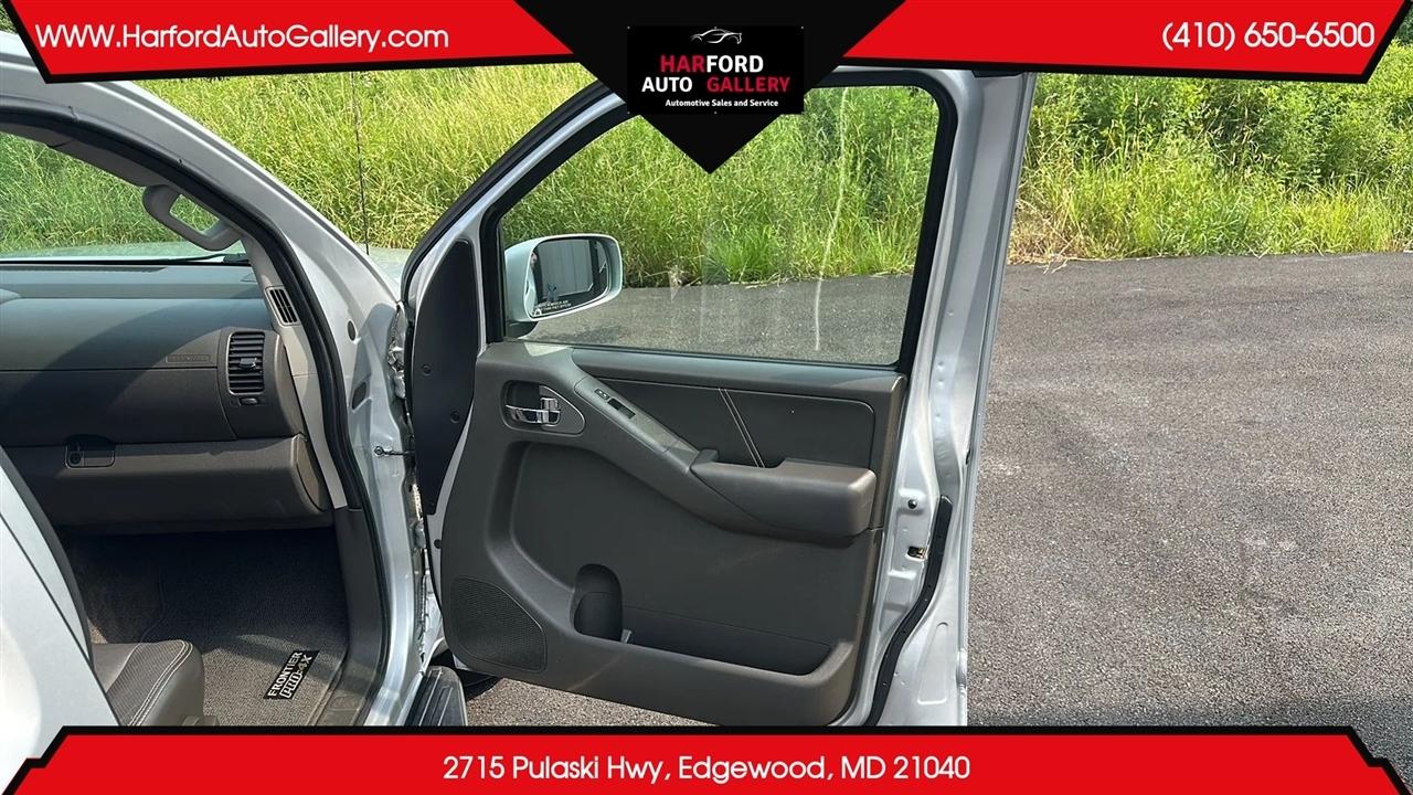 Nissan Frontier 4WD Crew Cab SWB Auto PRO-4X 2013