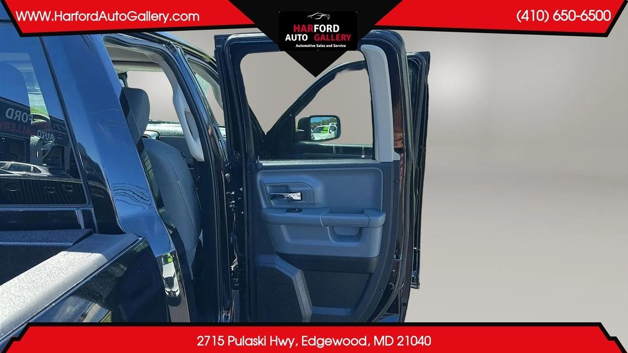 RAM 1500 4WD Quad Cab 140.5" SLT 2014