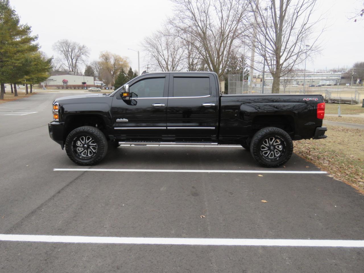 Chevrolet Silverado 2500HD High Country Crew Cab Short Box 4WD 2016