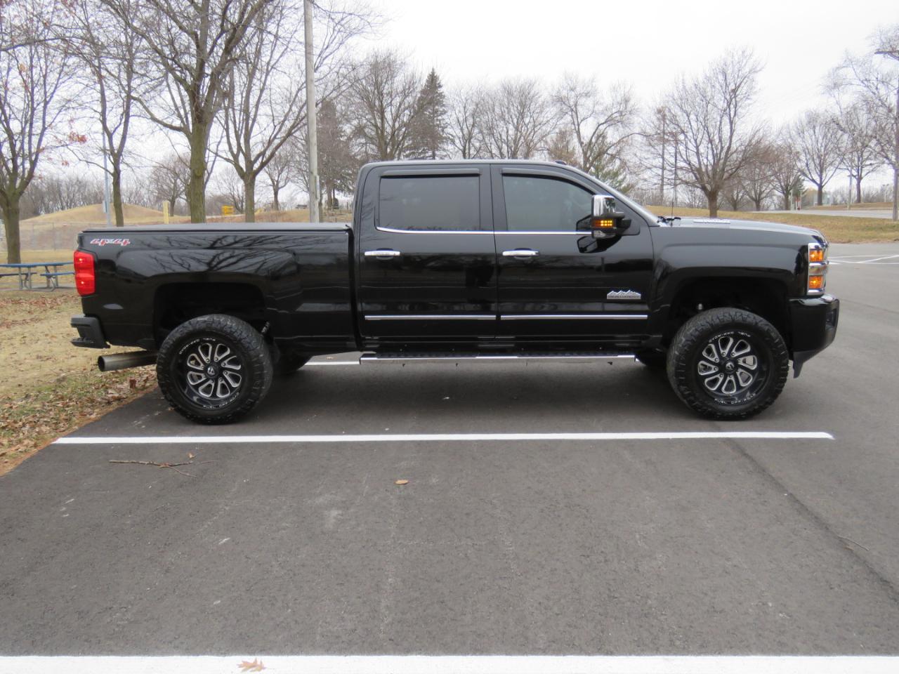 Chevrolet Silverado 2500HD High Country Crew Cab Short Box 4WD 2016