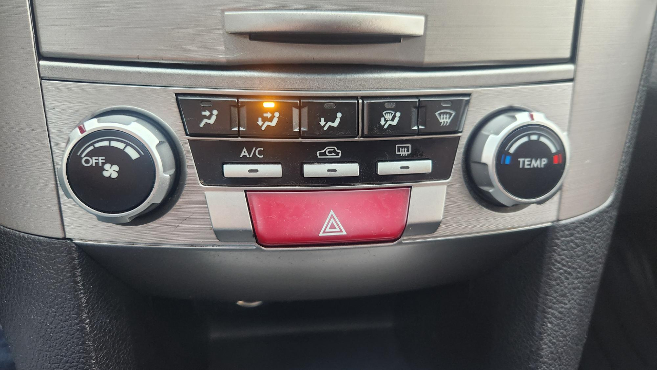 Subaru Outback 2.5i Premium 2012