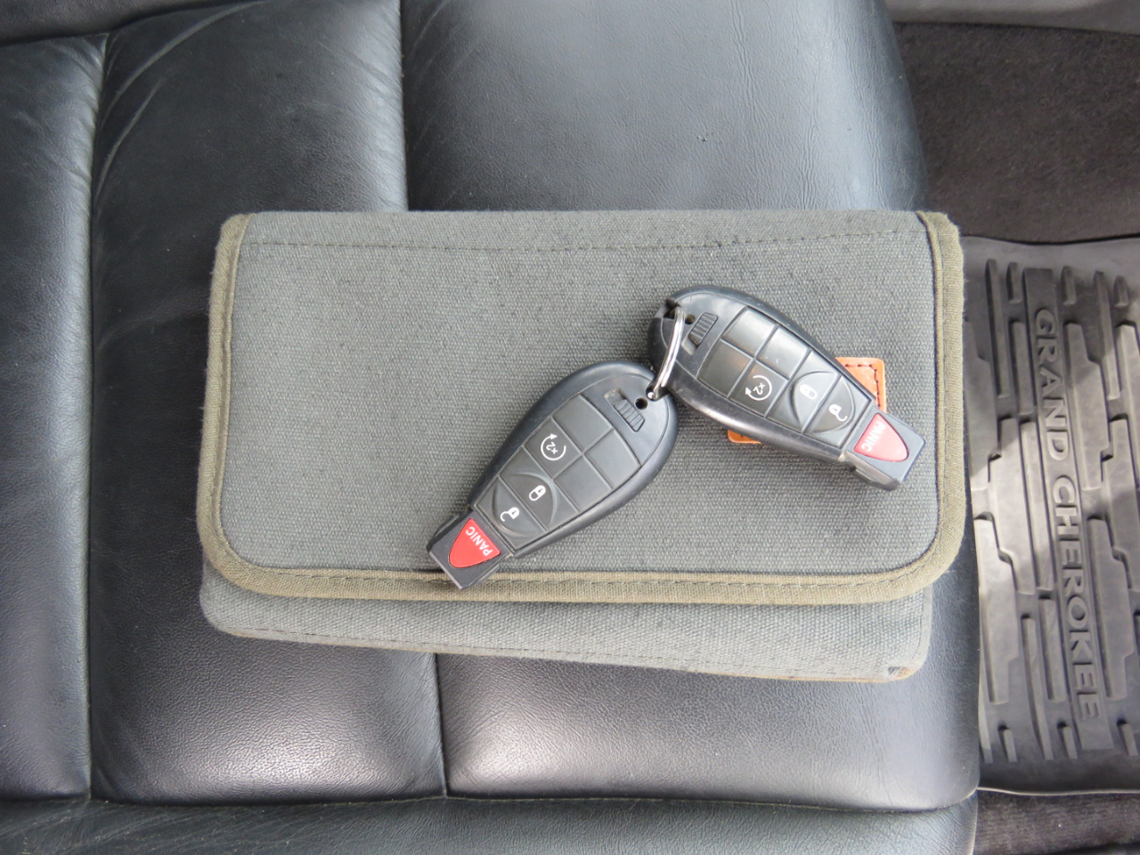 Jeep Grand Cherokee Laredo 4WD 2011