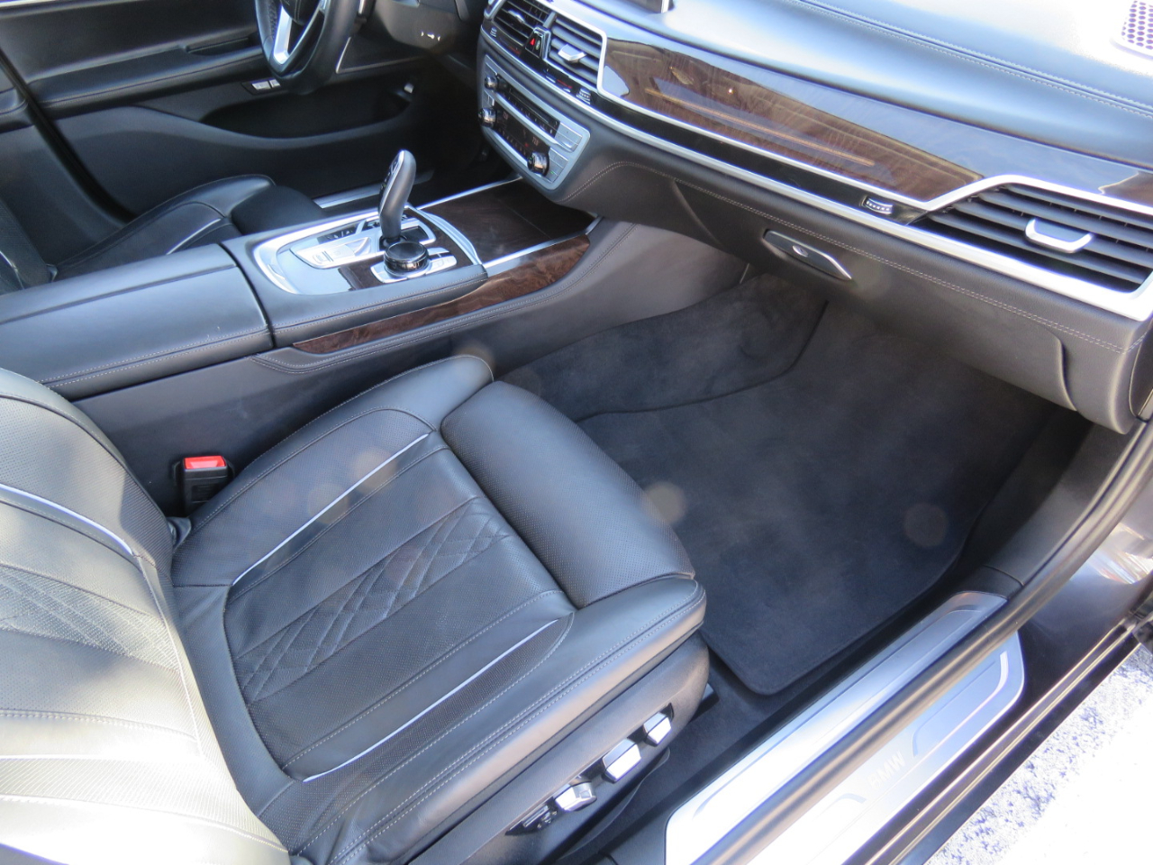 BMW 7-Series 750i xDrive 2018