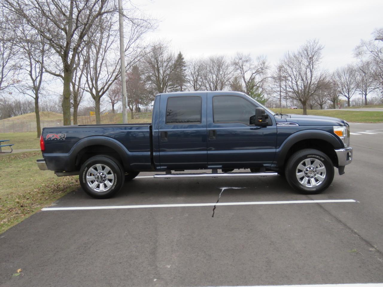 Ford F-250 SD XLT Crew Cab Short Bed 4WD 2015