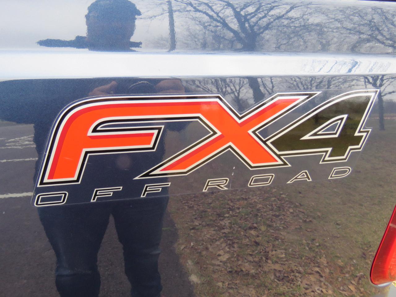 Ford F-250 SD XLT Crew Cab Short Bed 4WD 2015