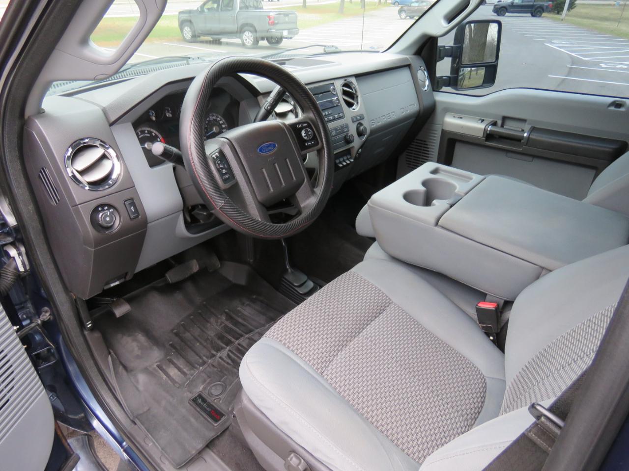 Ford F-250 SD XLT Crew Cab Short Bed 4WD 2015