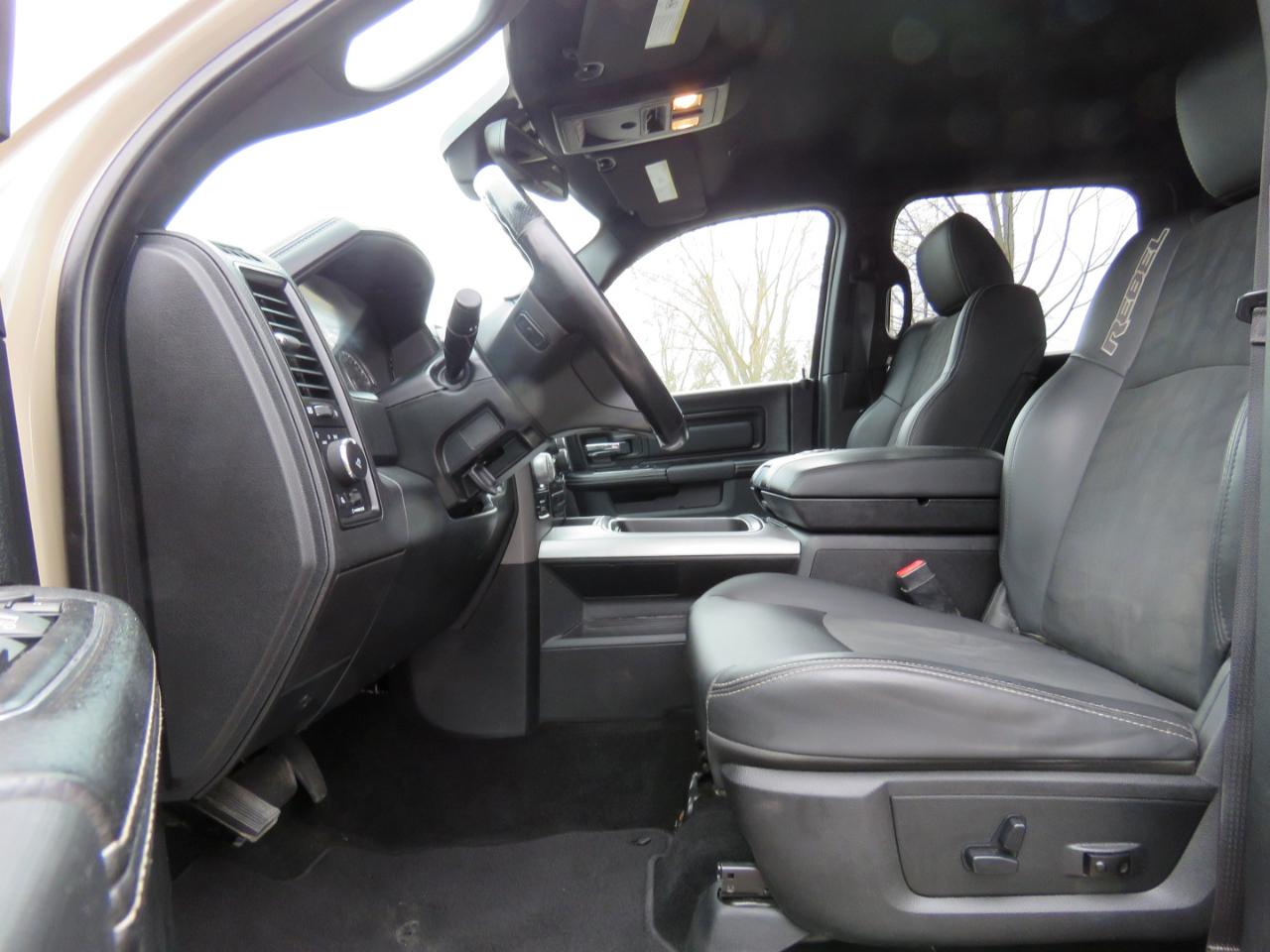 RAM 1500 Rebel Crew Cab SWB 4WD 2017