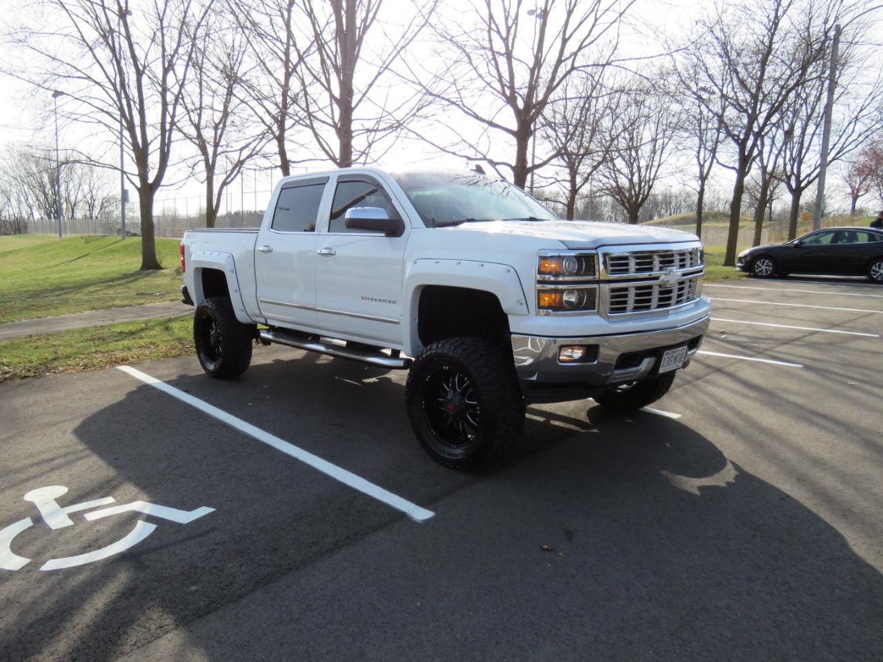 Chevrolet Silverado 1500 LTZ Z71 Crew Cab 4WD SWB 2015