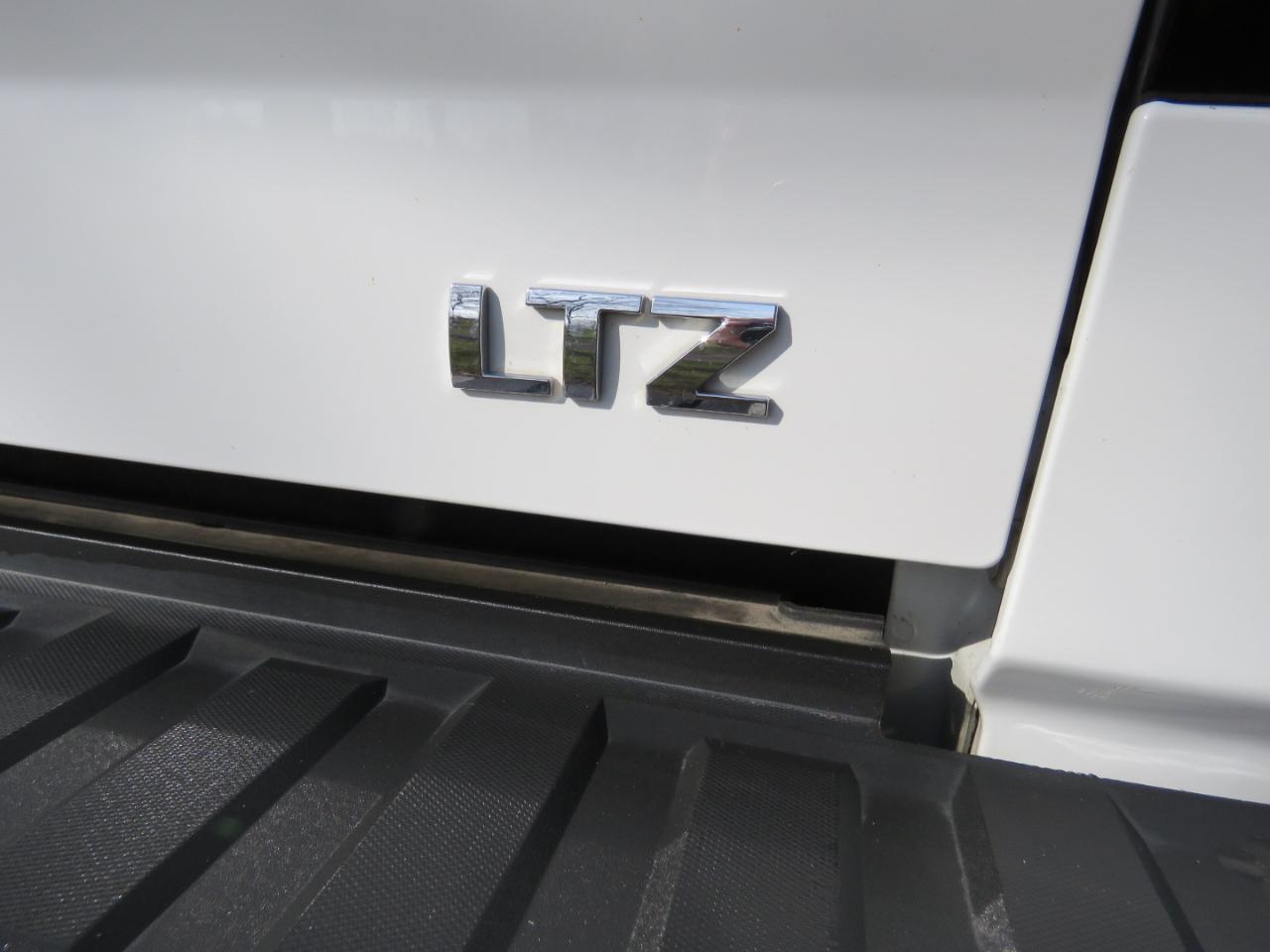 Chevrolet Silverado 1500 LTZ Z71 Crew Cab 4WD SWB 2015