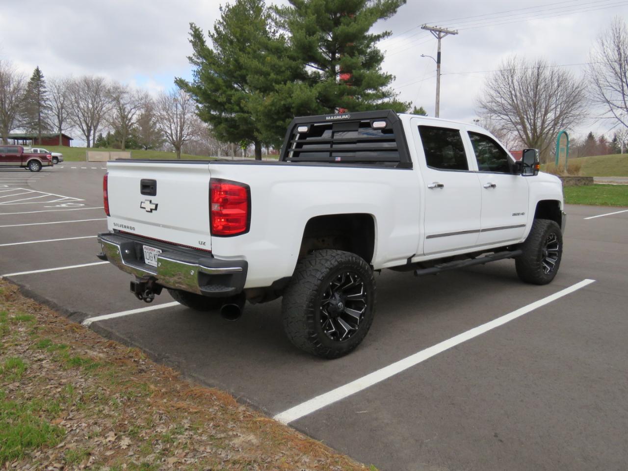 Chevrolet Silverado 2500HD LTZ Crew Cab 4WD 2016