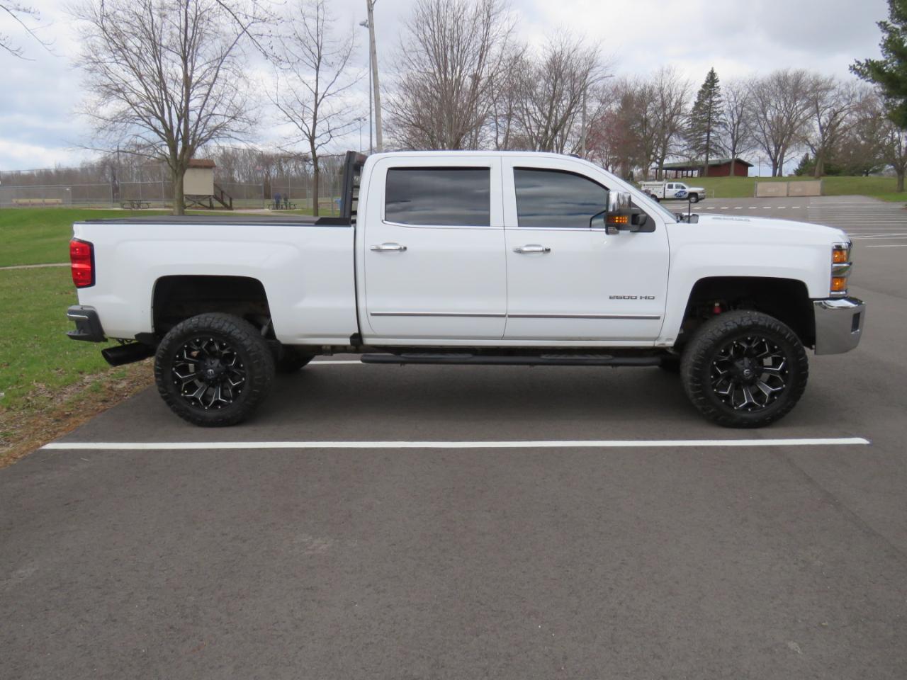 Chevrolet Silverado 2500HD LTZ Crew Cab 4WD 2016