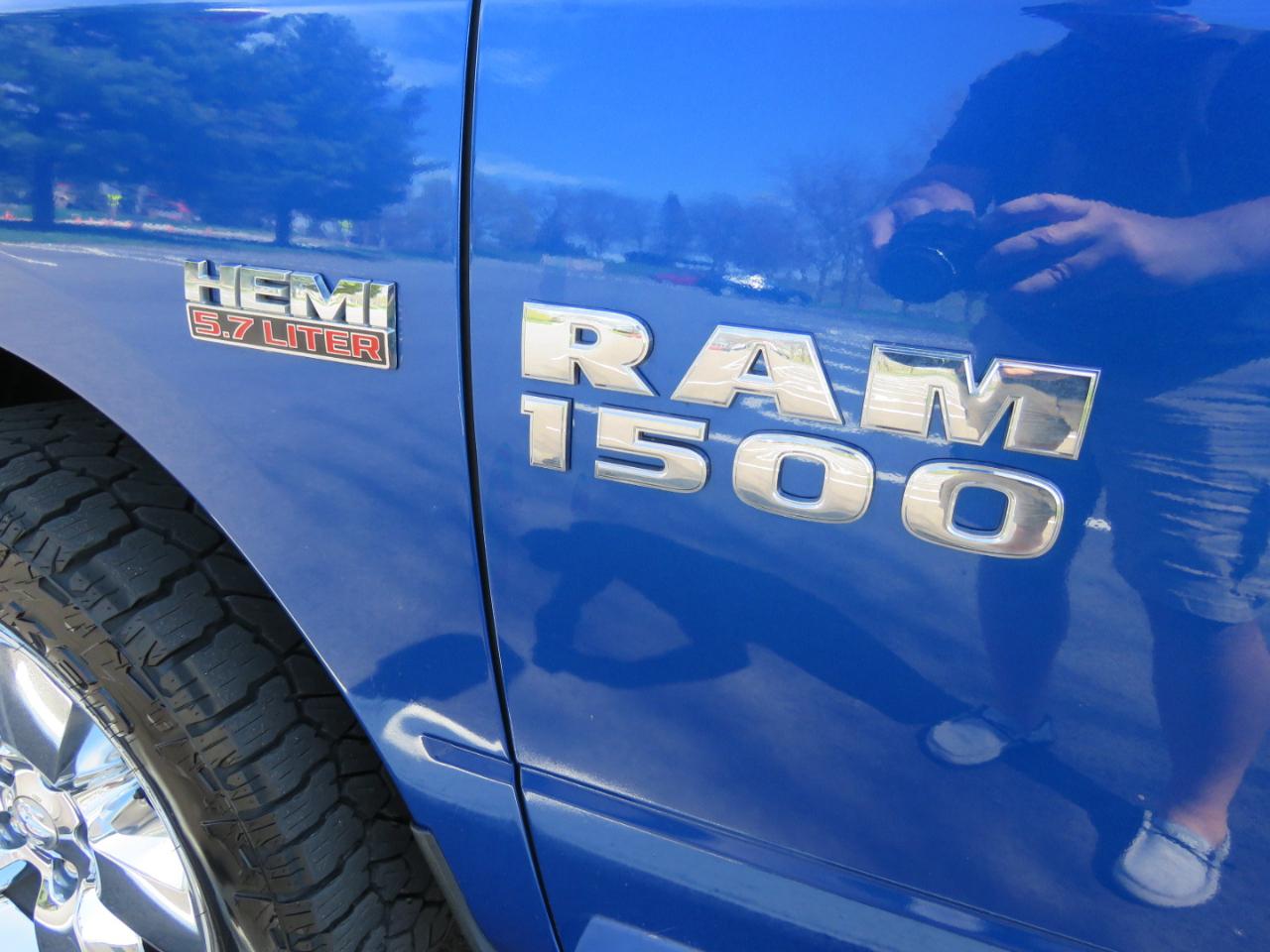 RAM 1500 Big Horn Crew Cab SWB 4WD 2017