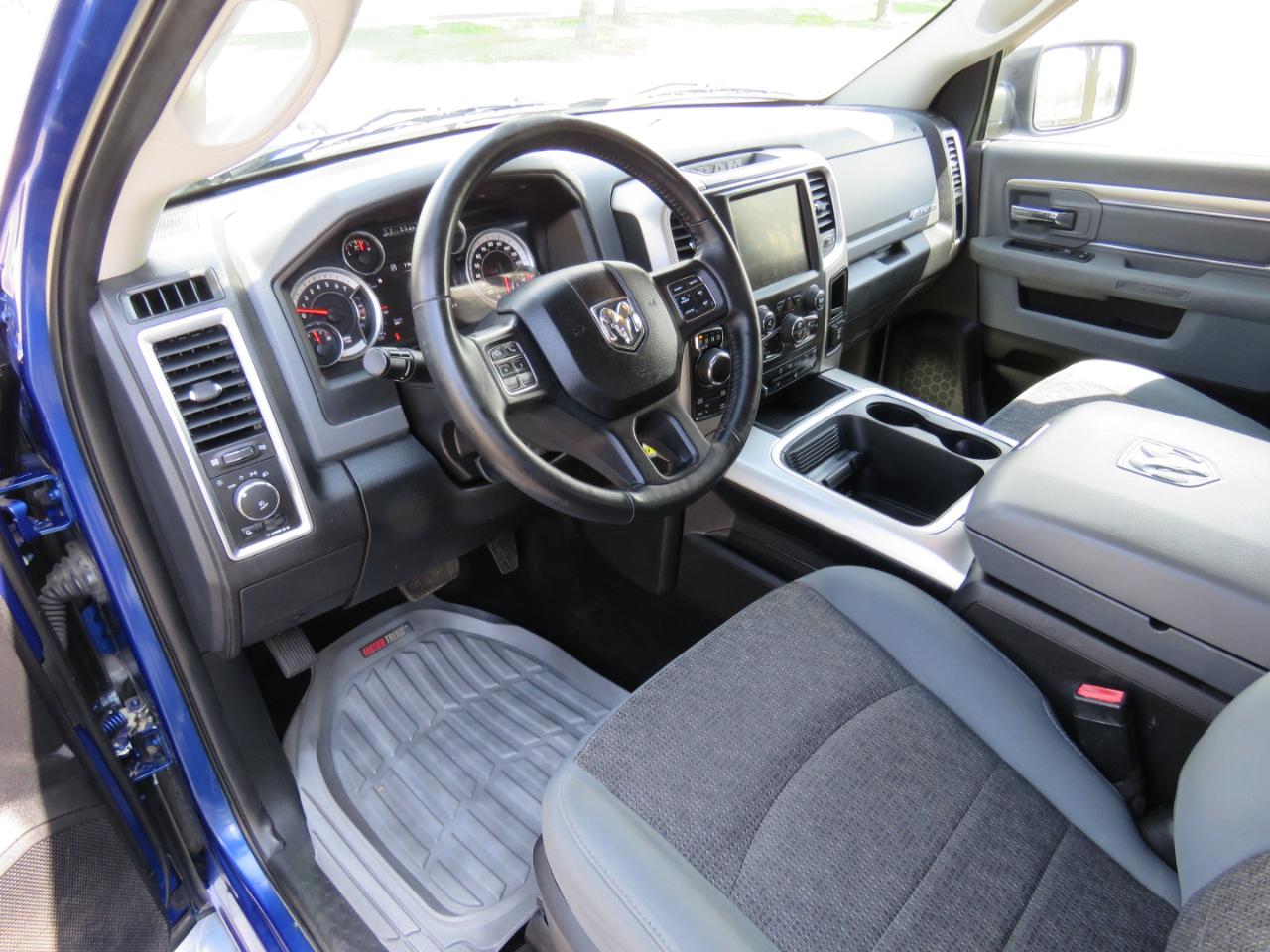 RAM 1500 Big Horn Crew Cab SWB 4WD 2017