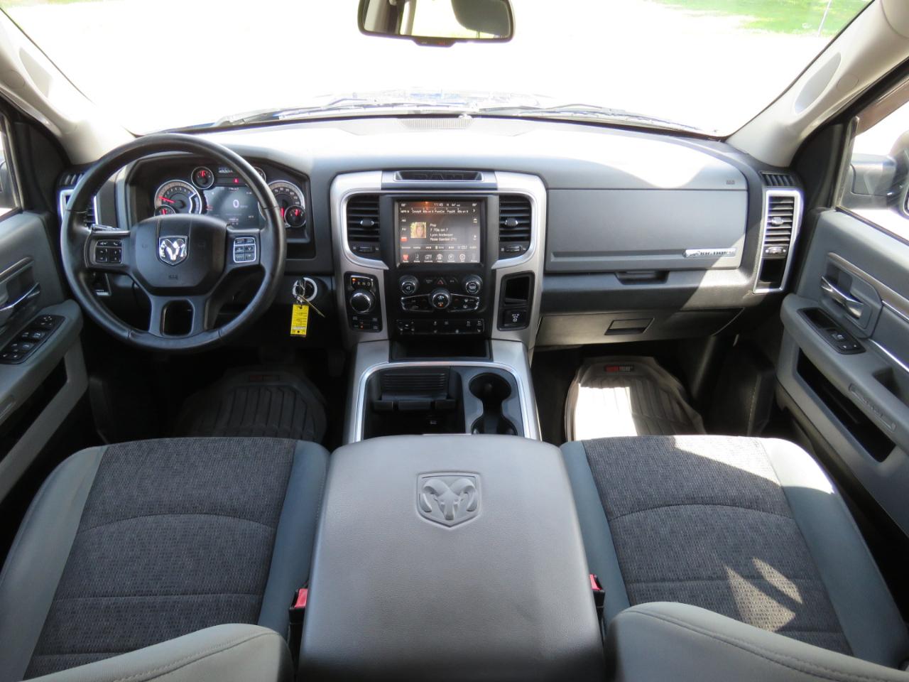 RAM 1500 Big Horn Crew Cab SWB 4WD 2017