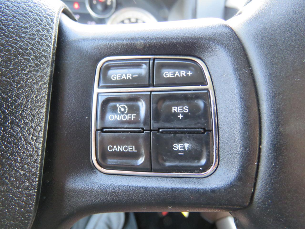 RAM 1500 Big Horn Crew Cab SWB 4WD 2017