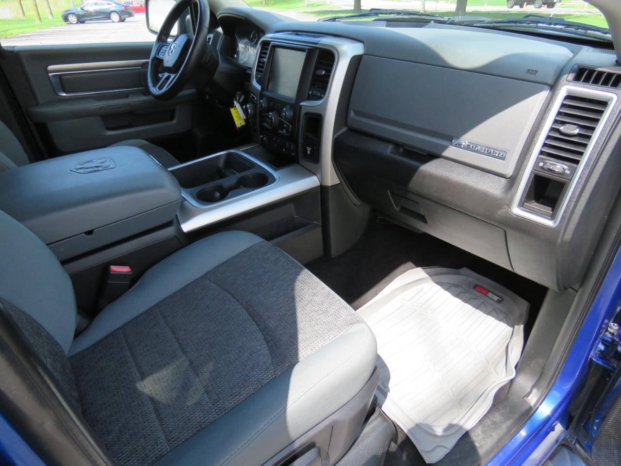 RAM 1500 Big Horn Crew Cab SWB 4WD 2017