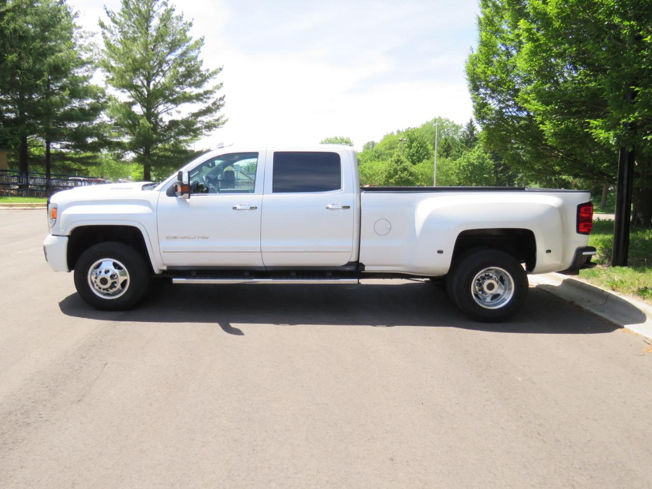 GMC Sierra 3500HD Denali Crew Cab 4WD 2018