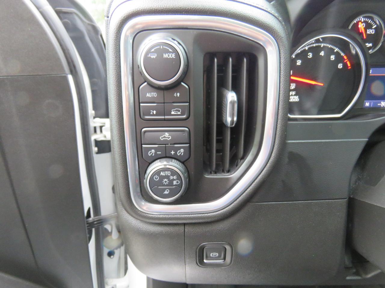 Chevrolet Silverado 1500 LT Crew Cab 4WD 2021