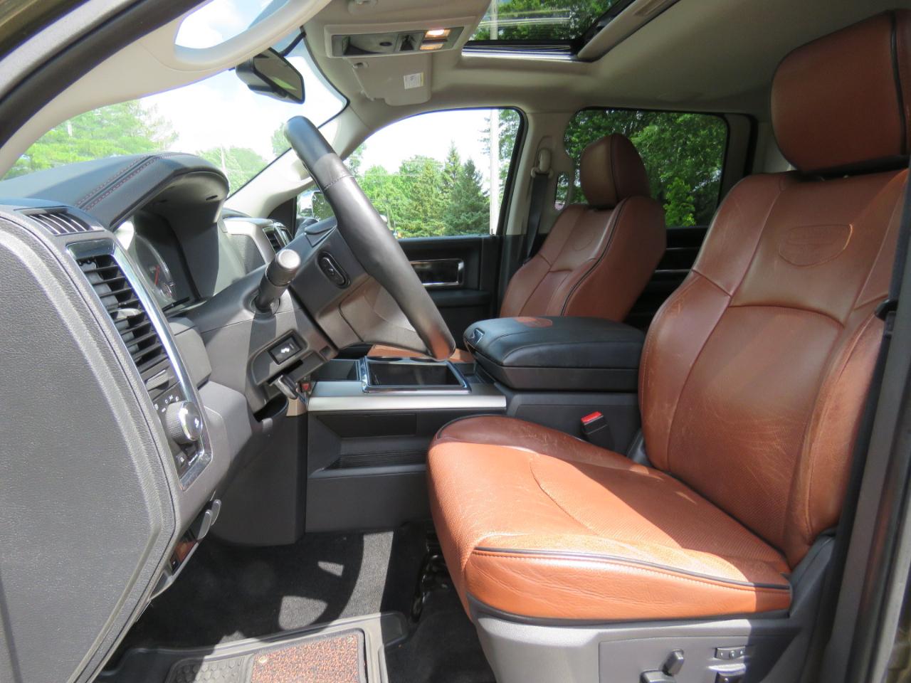 RAM 2500 Laramie Crew Cab LWB 4WD 2011