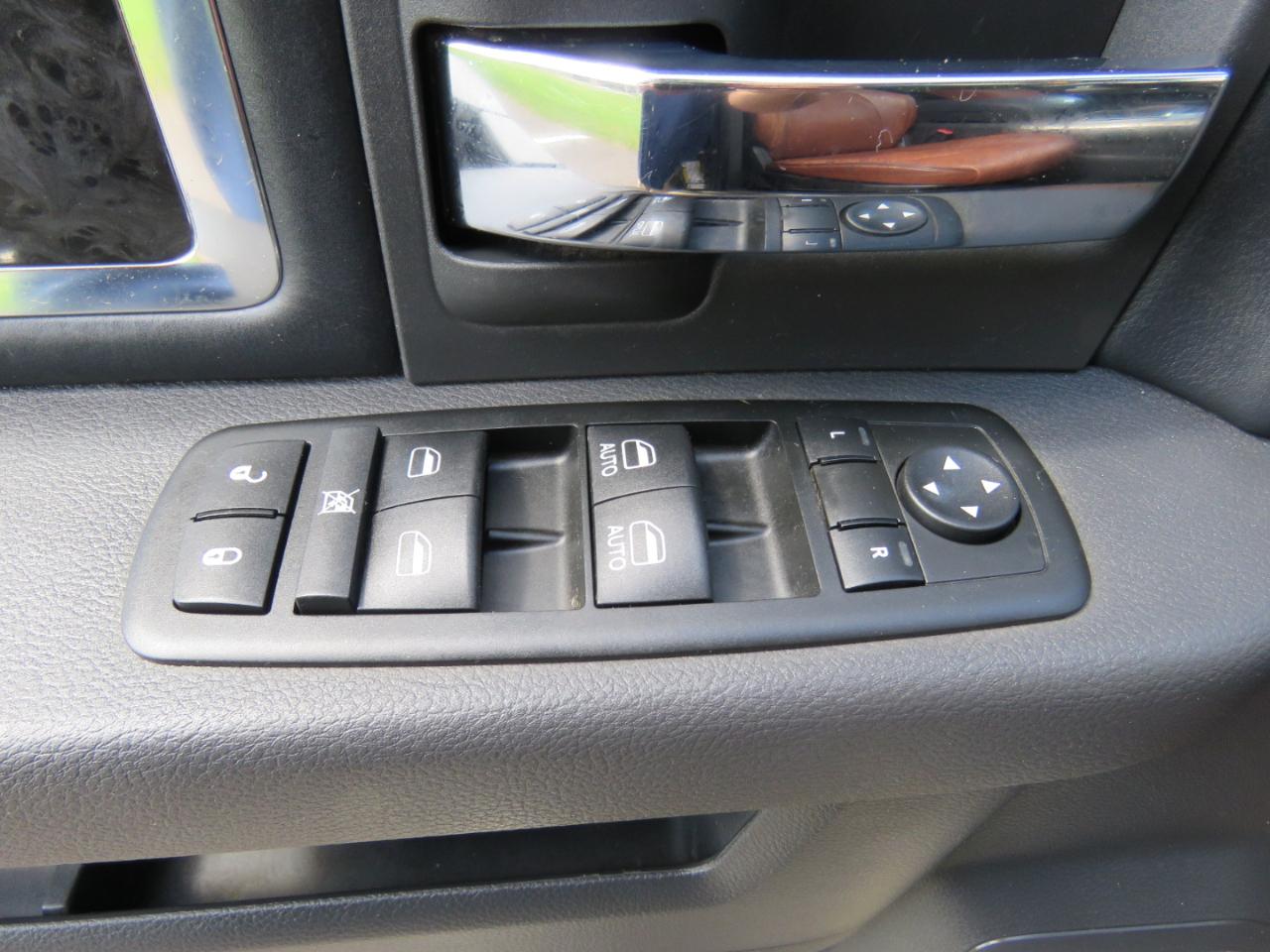 RAM 2500 Laramie Crew Cab LWB 4WD 2011