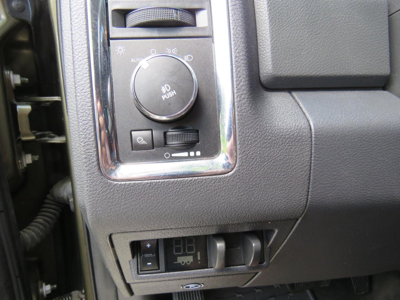 RAM 2500 Laramie Crew Cab LWB 4WD 2011