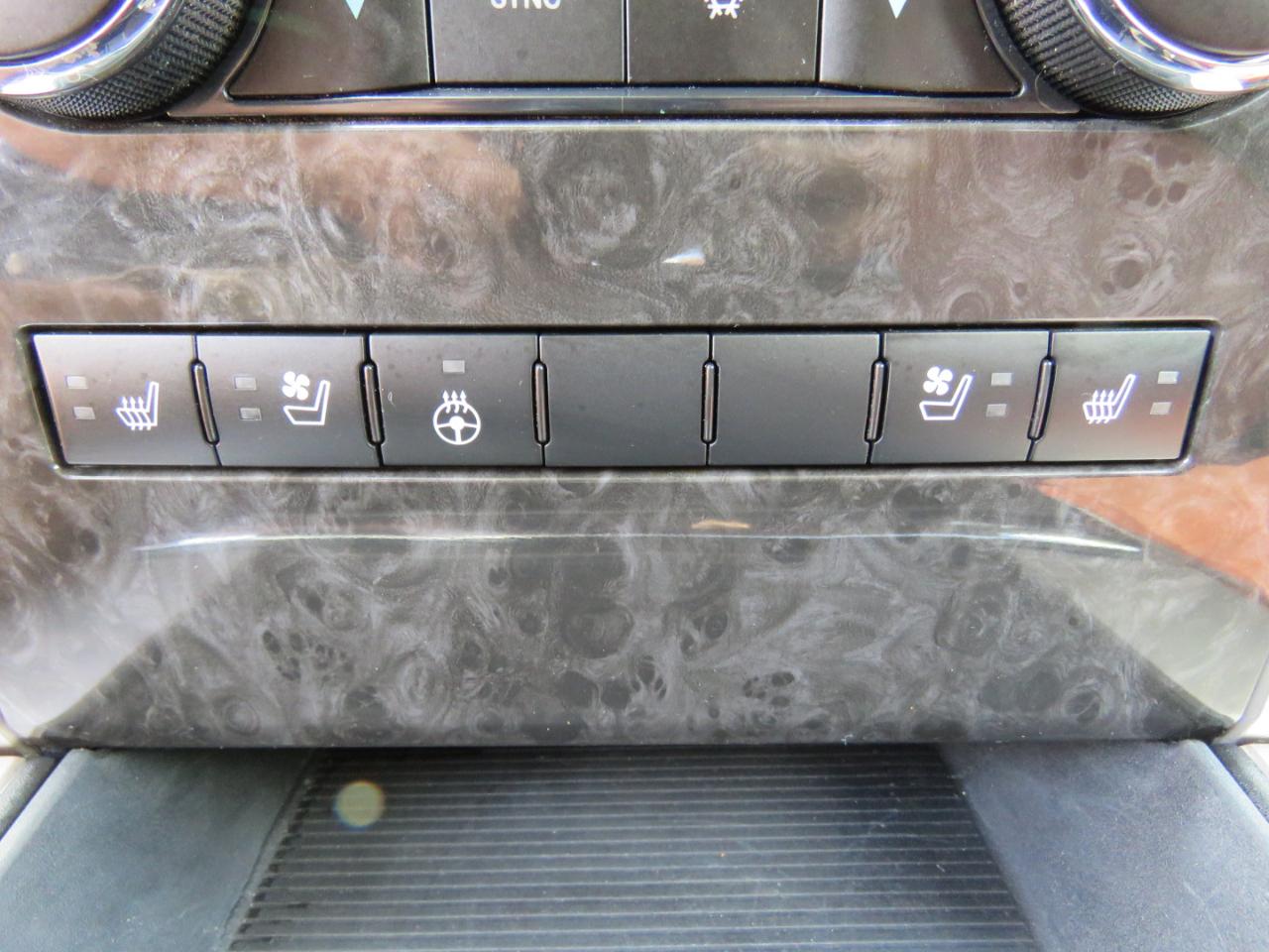 RAM 2500 Laramie Crew Cab LWB 4WD 2011