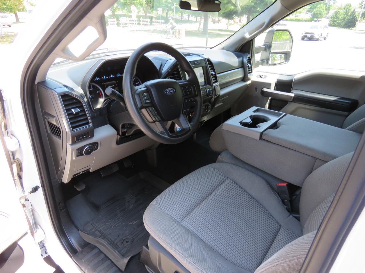 Ford F-250 SD XLT Crew Cab 4WD 2021