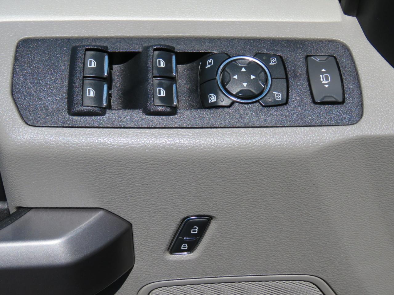 Ford F-250 SD XLT Crew Cab 4WD 2021