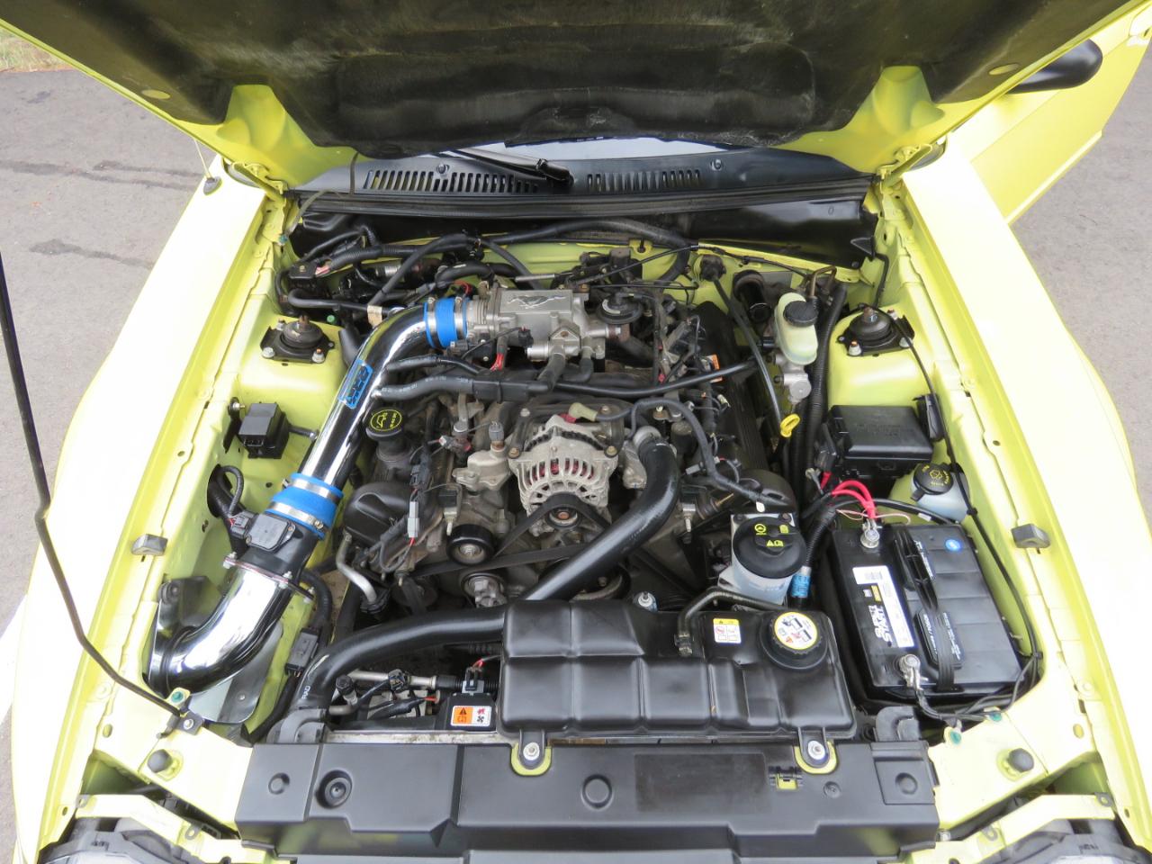 Ford Mustang GT Deluxe Coupe 2003