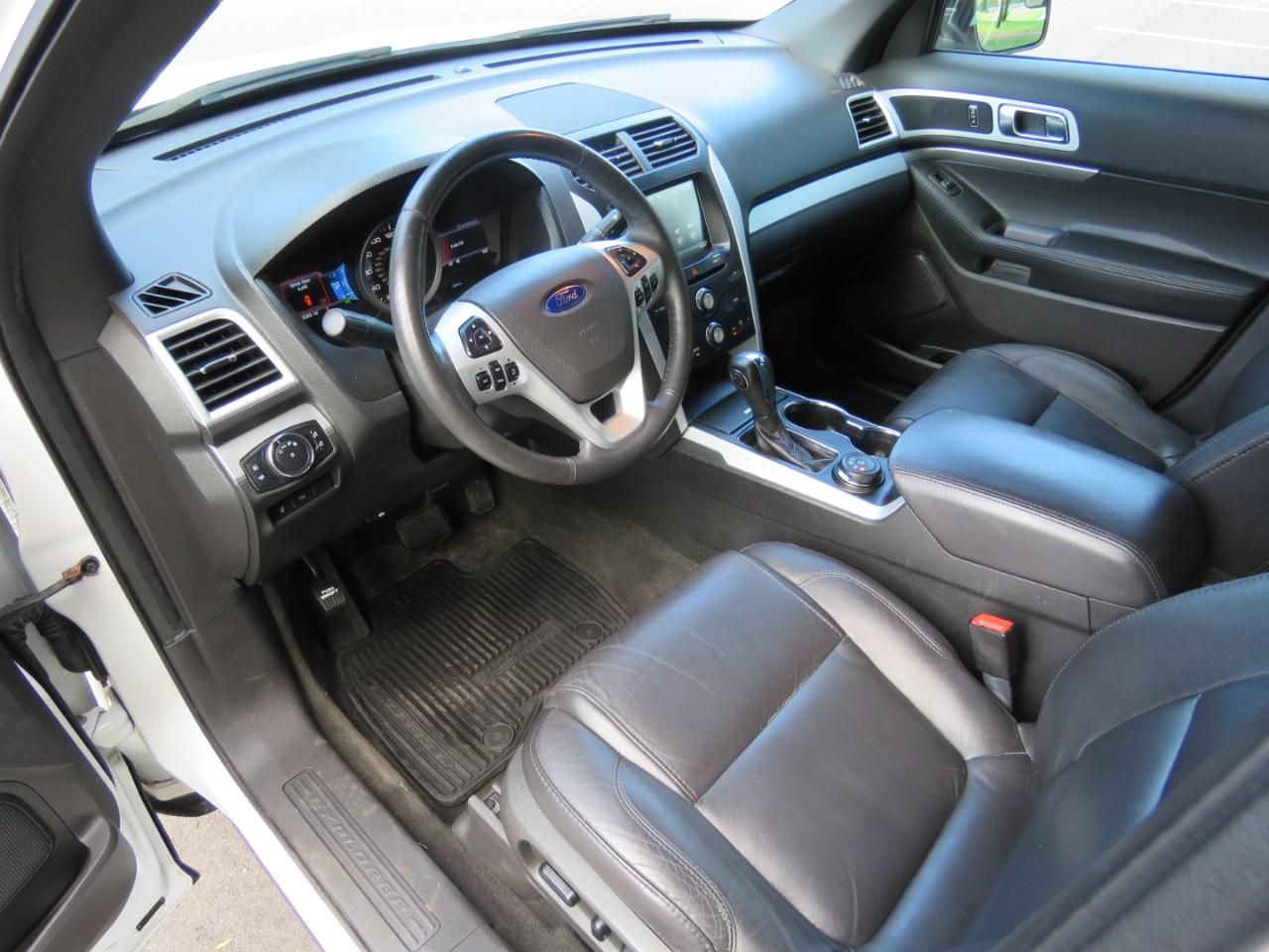 Ford Explorer XLT 4WD 2015