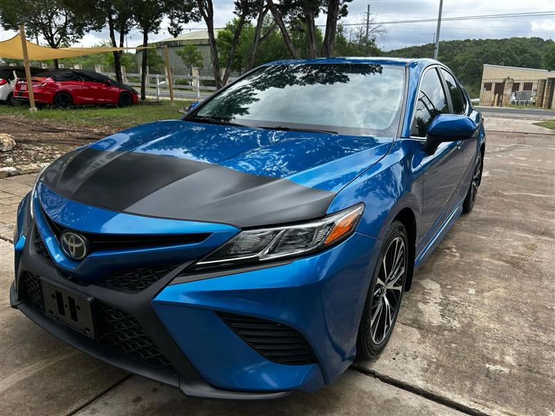 Toyota Camry SE 2018