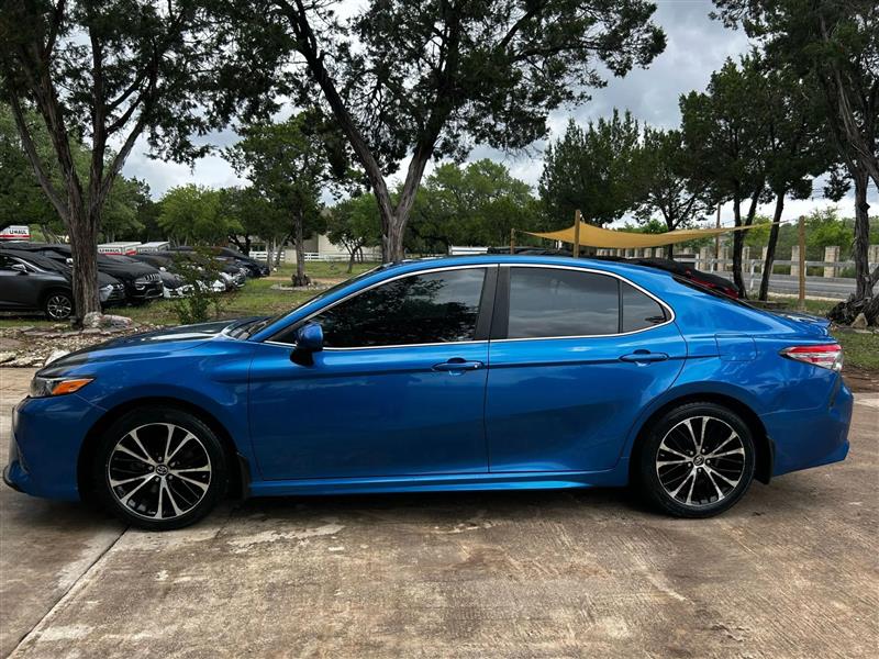 Toyota Camry SE 2018