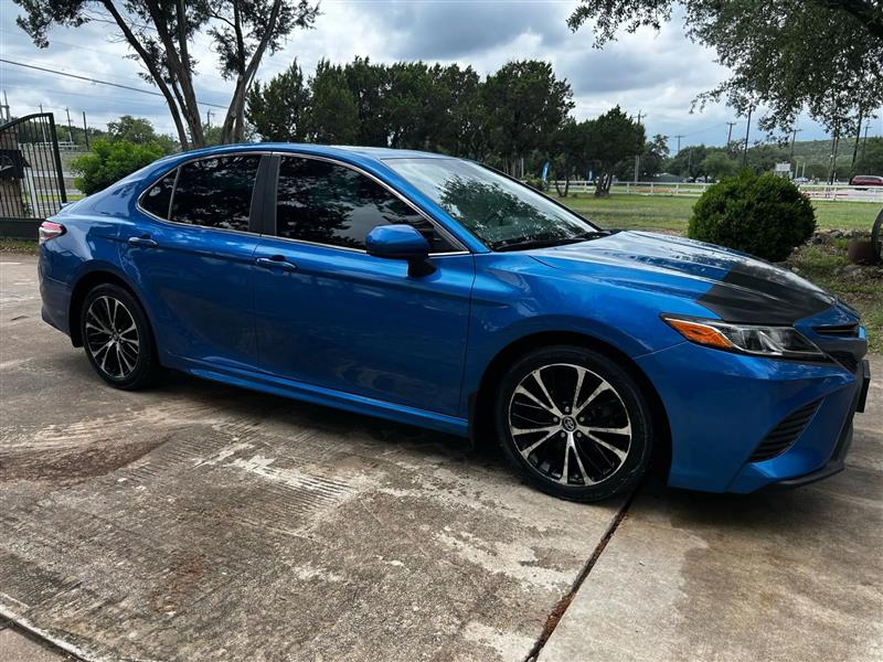 Toyota Camry SE 2018