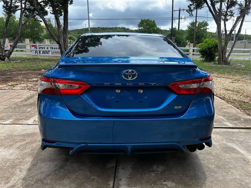Toyota Camry SE 2018