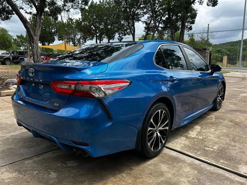 Toyota Camry SE 2018