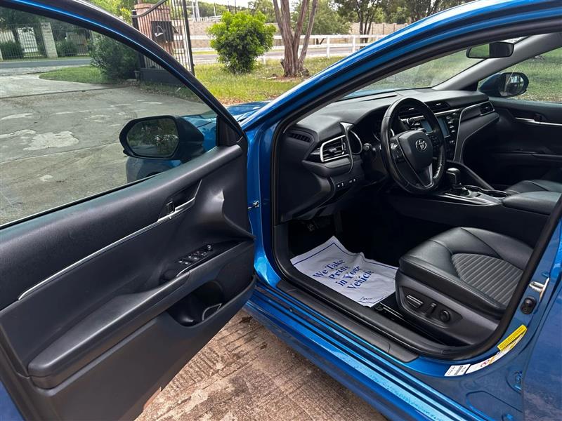 Toyota Camry SE 2018