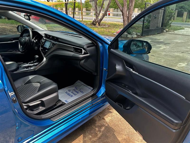 Toyota Camry SE 2018