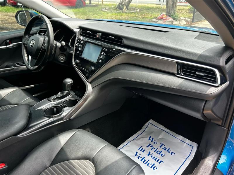 Toyota Camry SE 2018