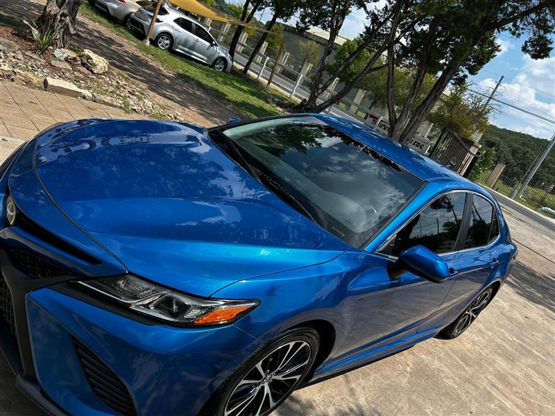 Toyota Camry SE 2019