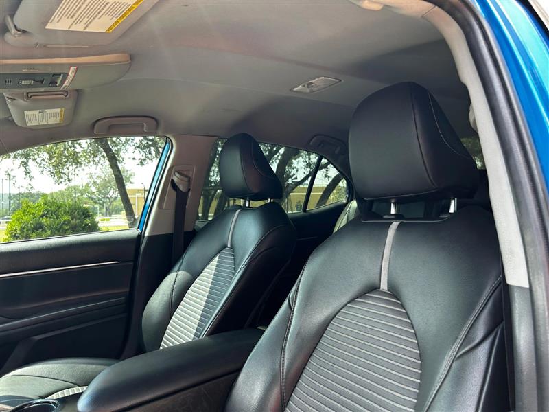 Toyota Camry SE 2019