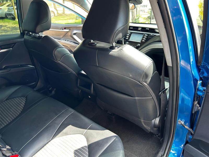 Toyota Camry SE 2019