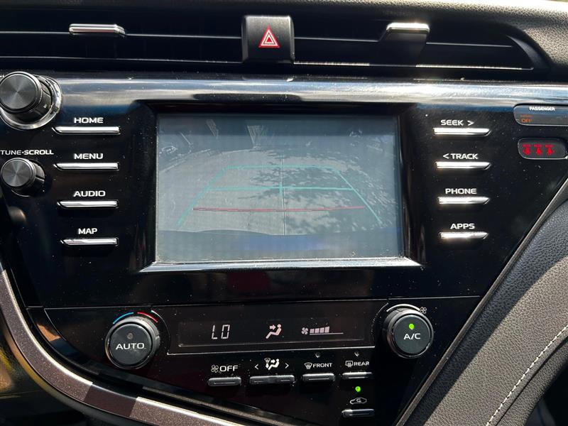 Toyota Camry SE 2019