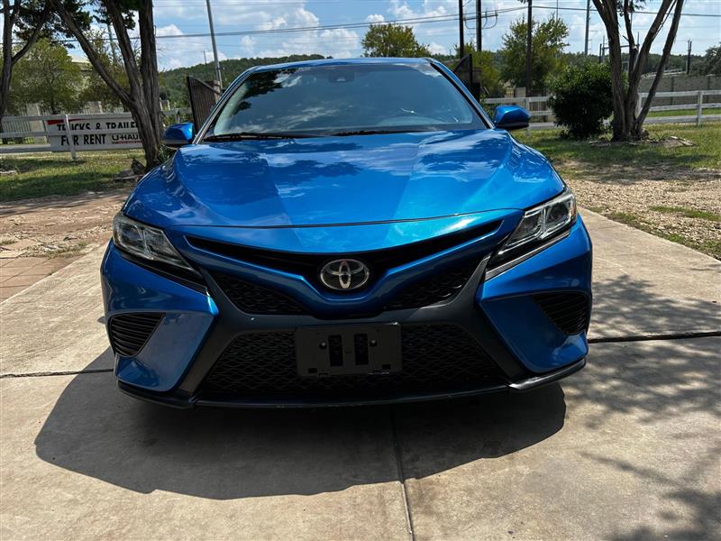 Toyota Camry SE 2019