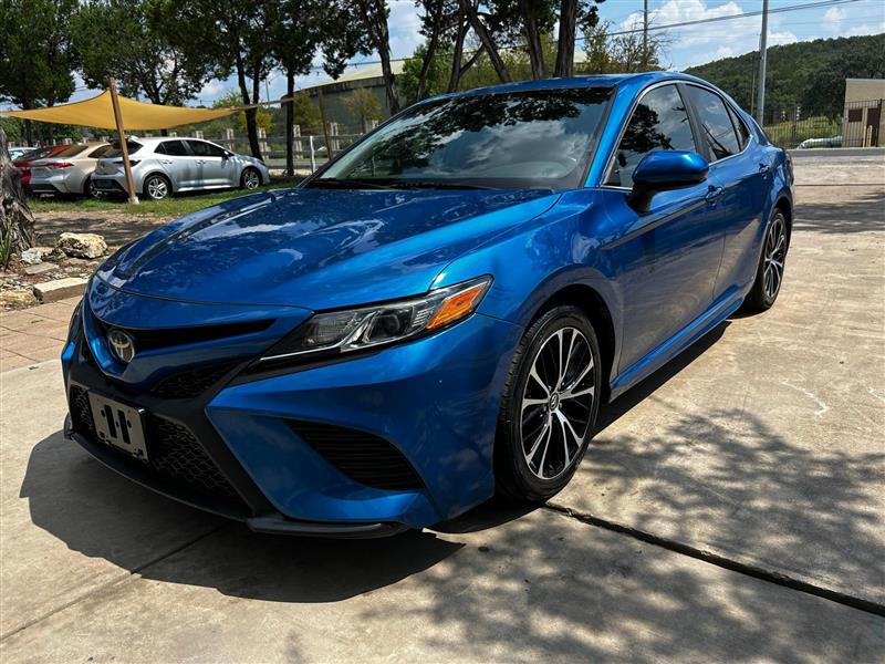 Toyota Camry SE 2019