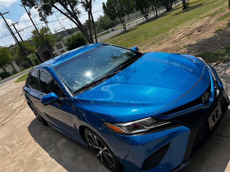 Toyota Camry SE 2019