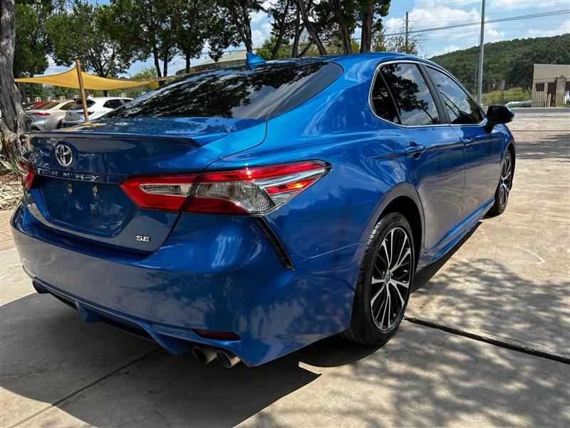 Toyota Camry SE 2019