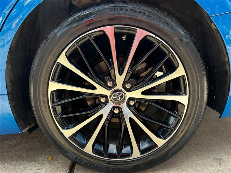 Toyota Camry SE 2019