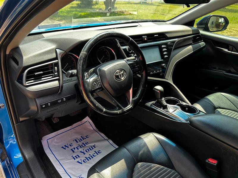 Toyota Camry SE 2019
