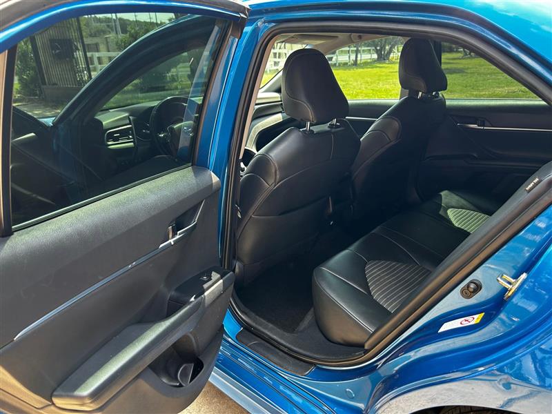 Toyota Camry SE 2019